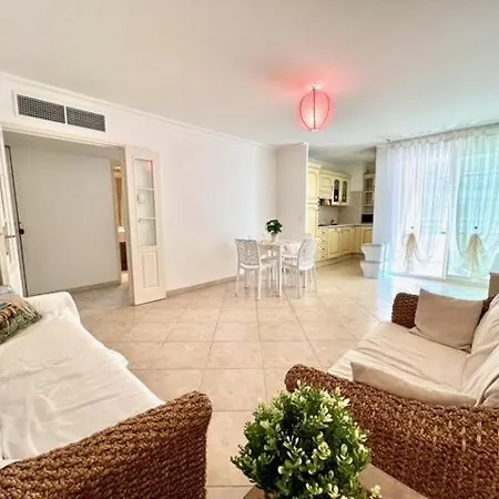 Very Bright T2 Near Apartamento