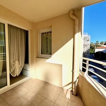 Very Bright T2 Near Cannes